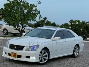 Toyota Crown 2006 White