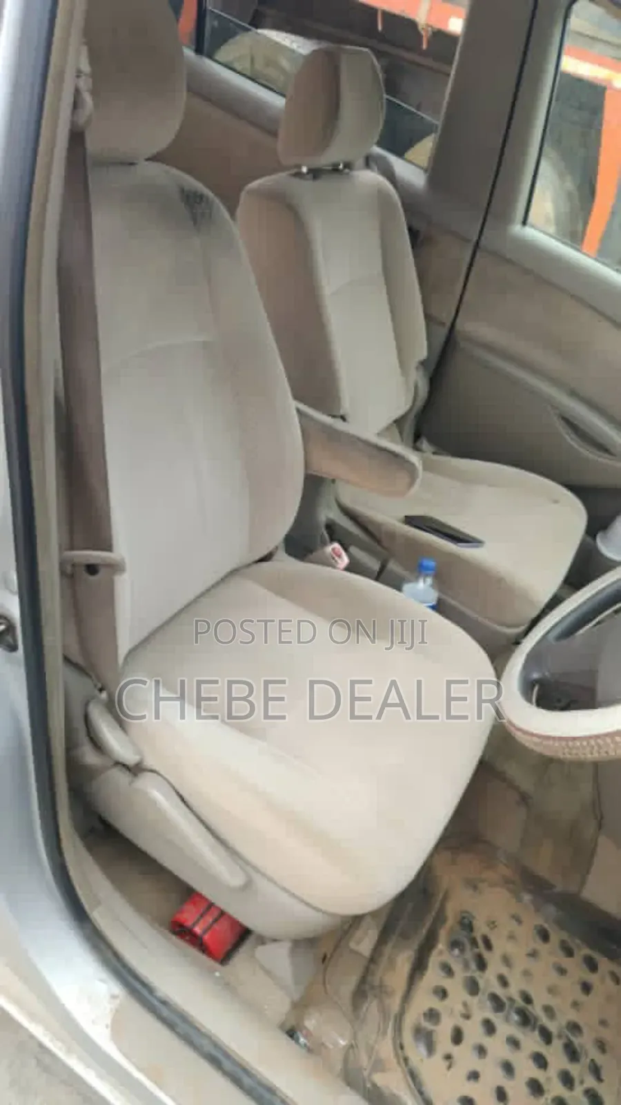 Toyota ISIS 1.8 L 2005 Silver
