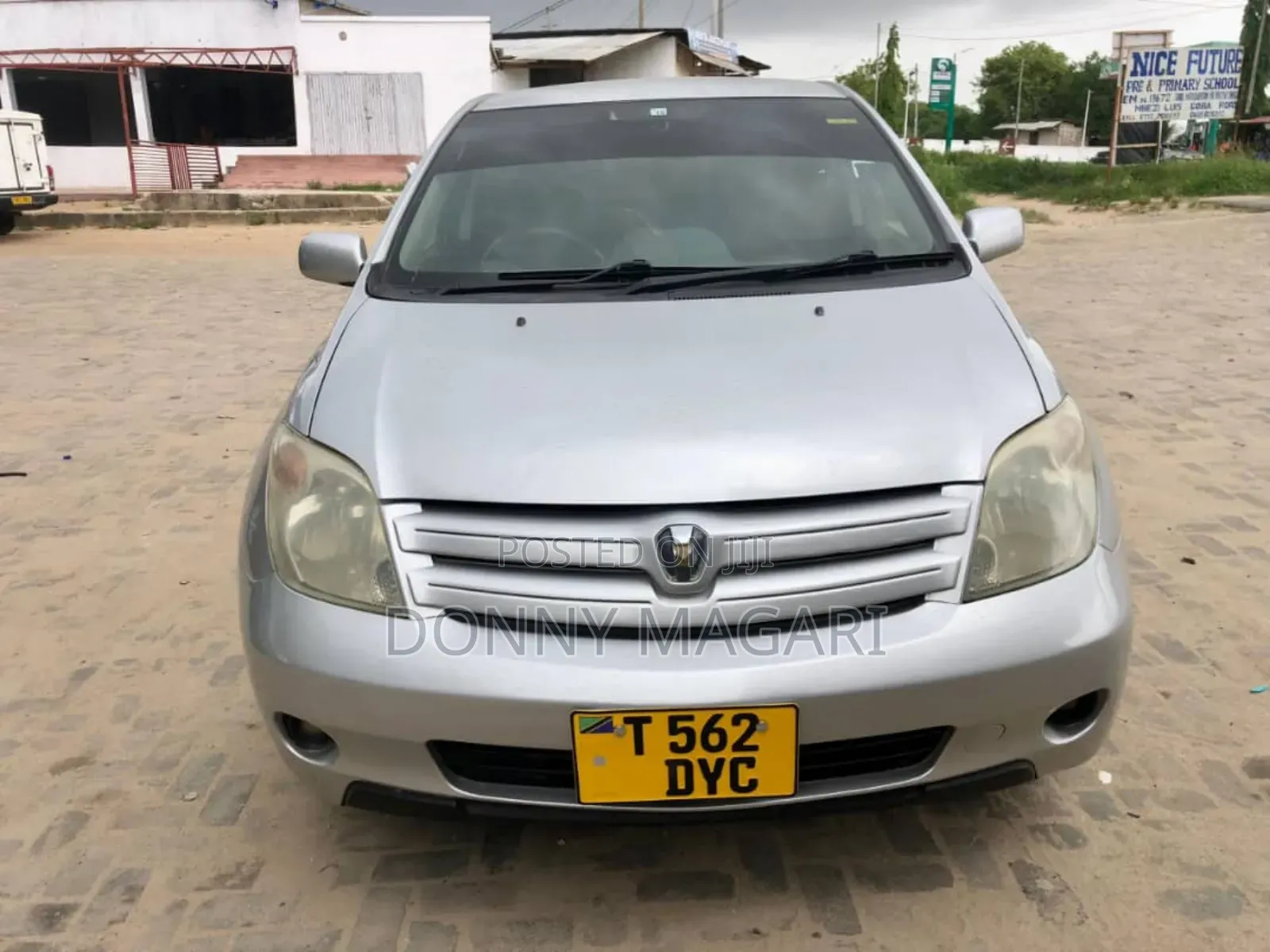 Toyota IST 2005 Silver