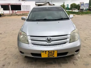 Toyota IST 2005 Silver