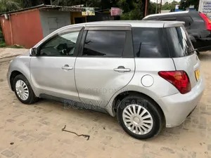 Toyota IST 2005 Silver