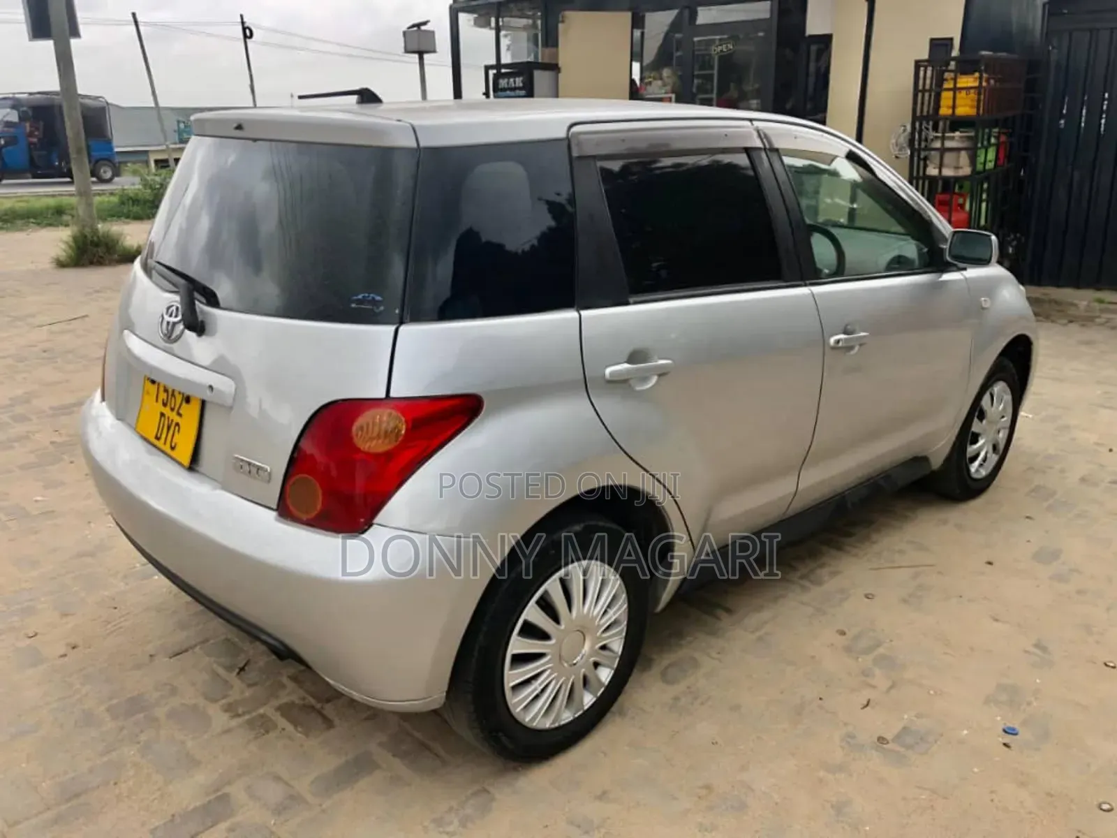 Toyota IST 2005 Silver