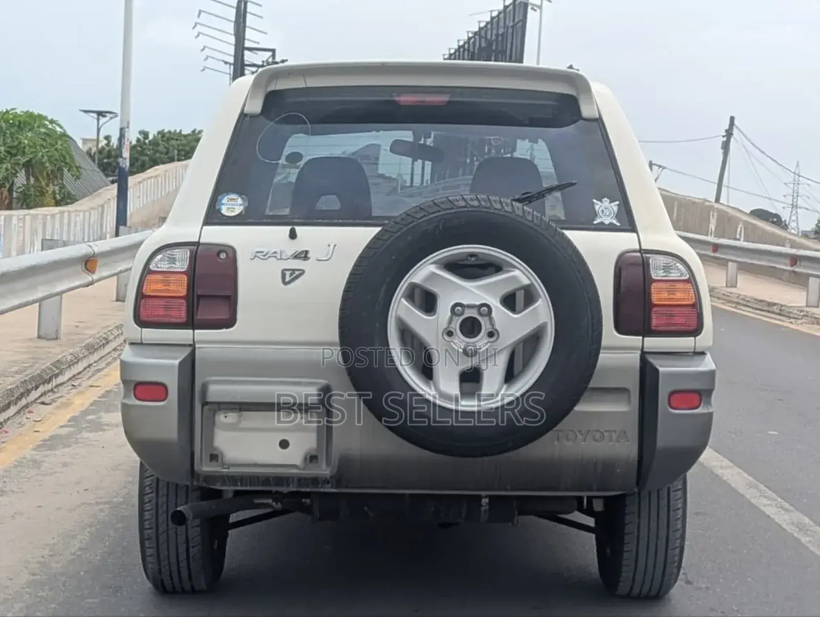 Toyota RAV4 Base 4x4 1996 White