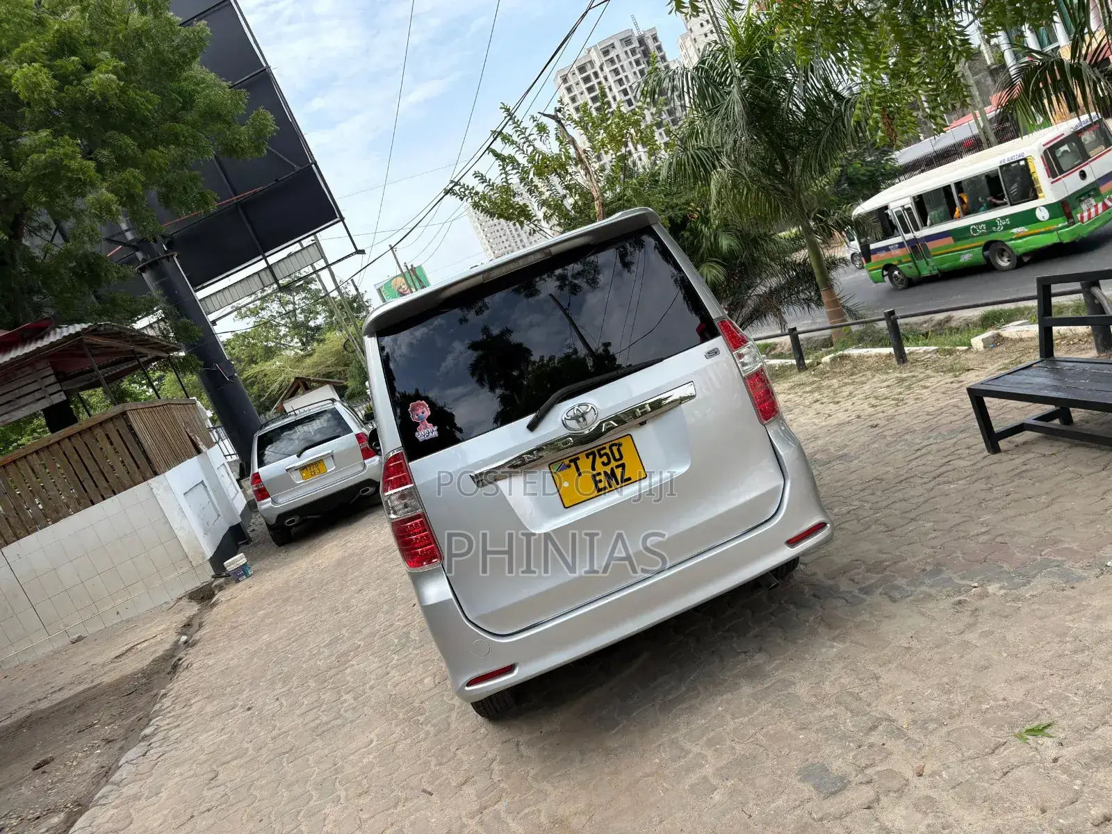 Toyota Noah 2008 Silver