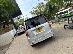Toyota Noah 2008 Silver