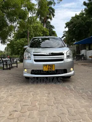 Toyota Noah 2008 Silver