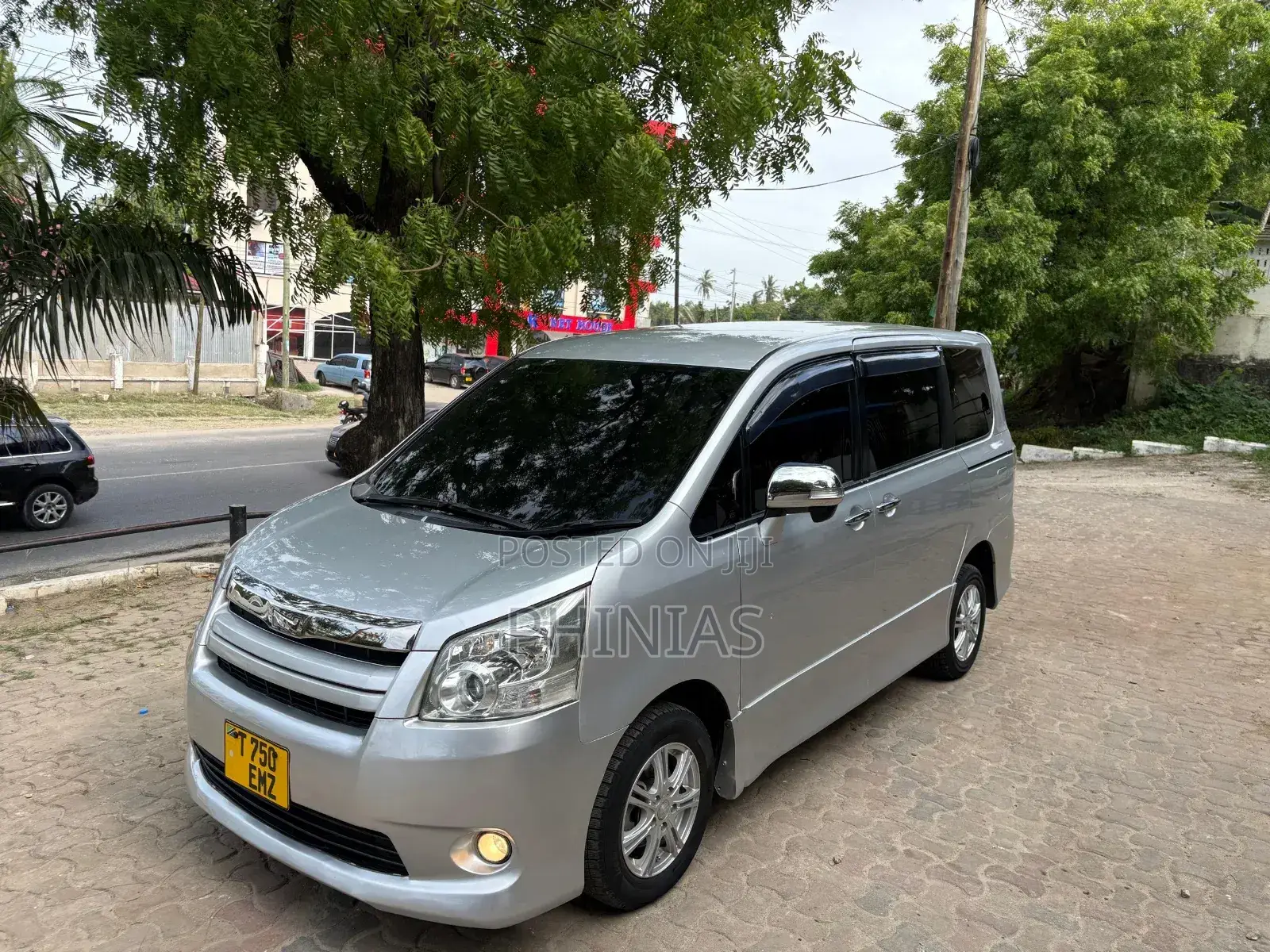 Toyota Noah 2008 Silver