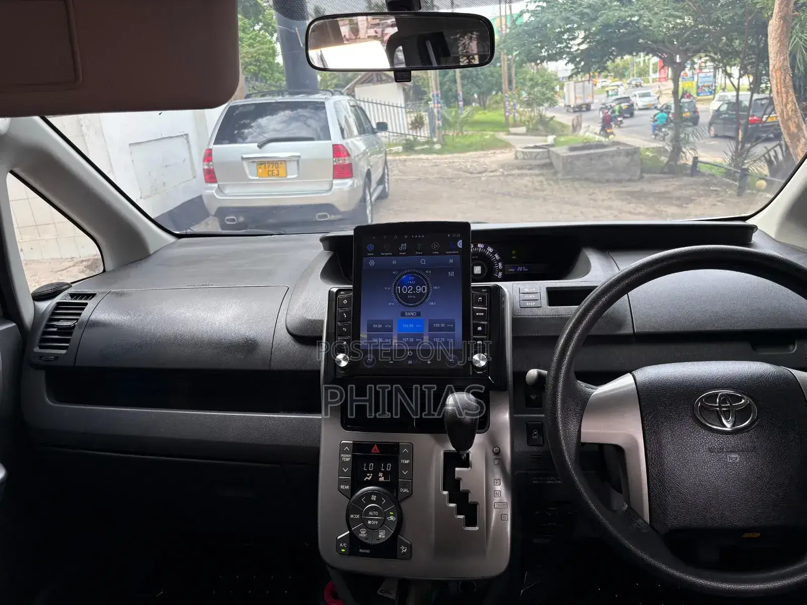 Toyota Noah 2008 Silver