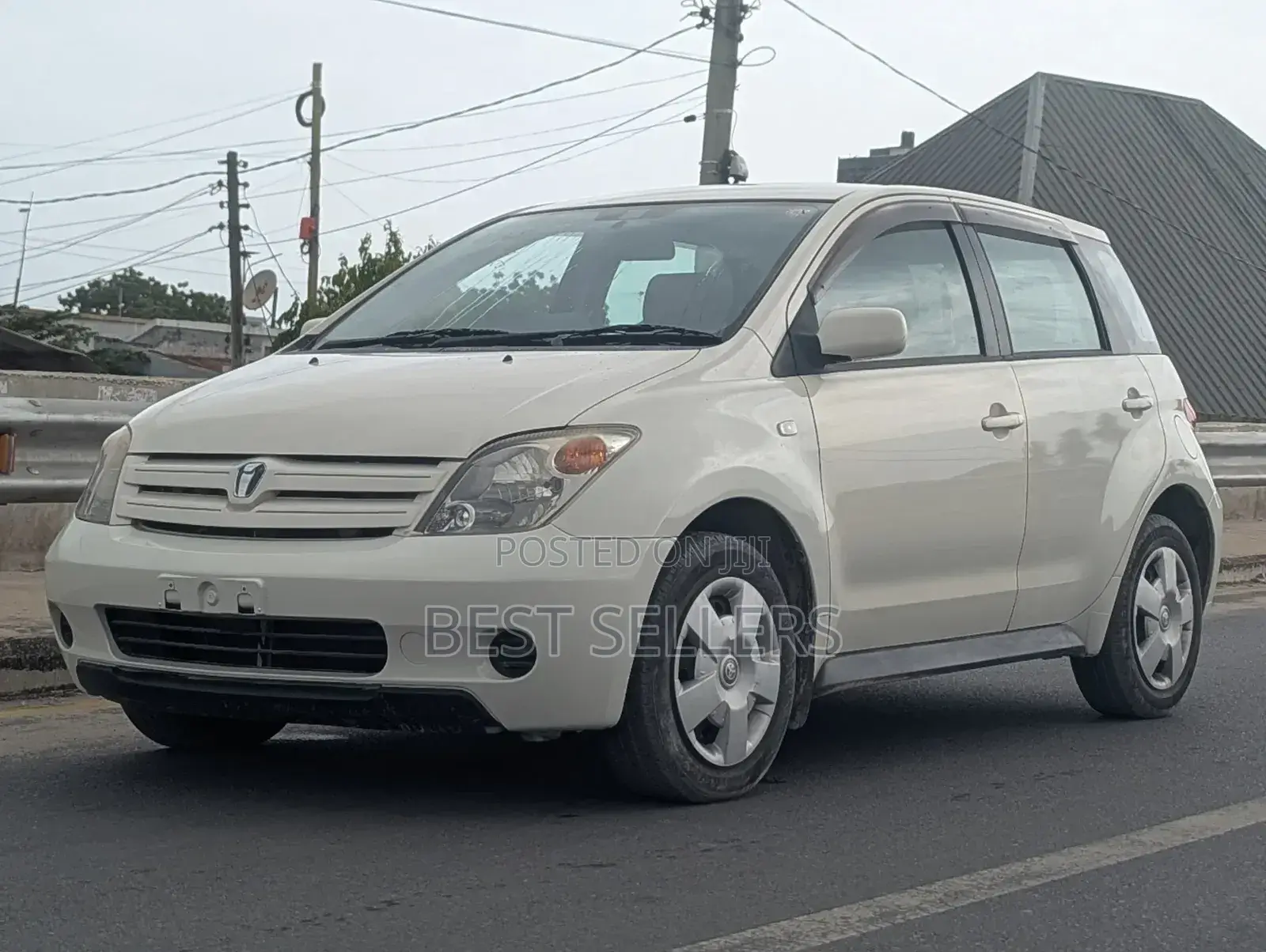 Toyota IST 2004
