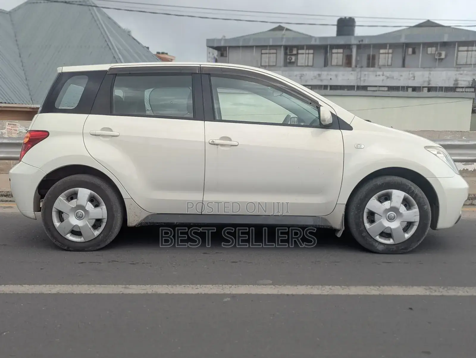 Toyota IST 2004