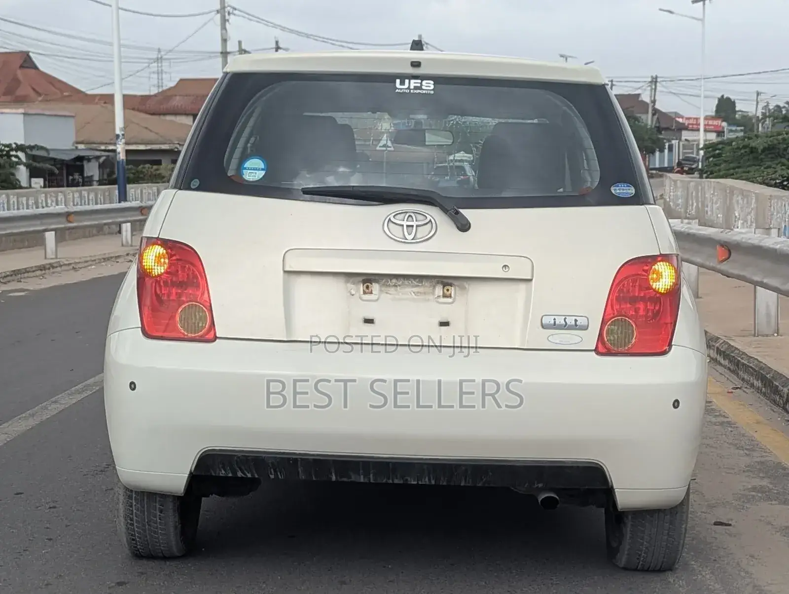 Toyota IST 2004