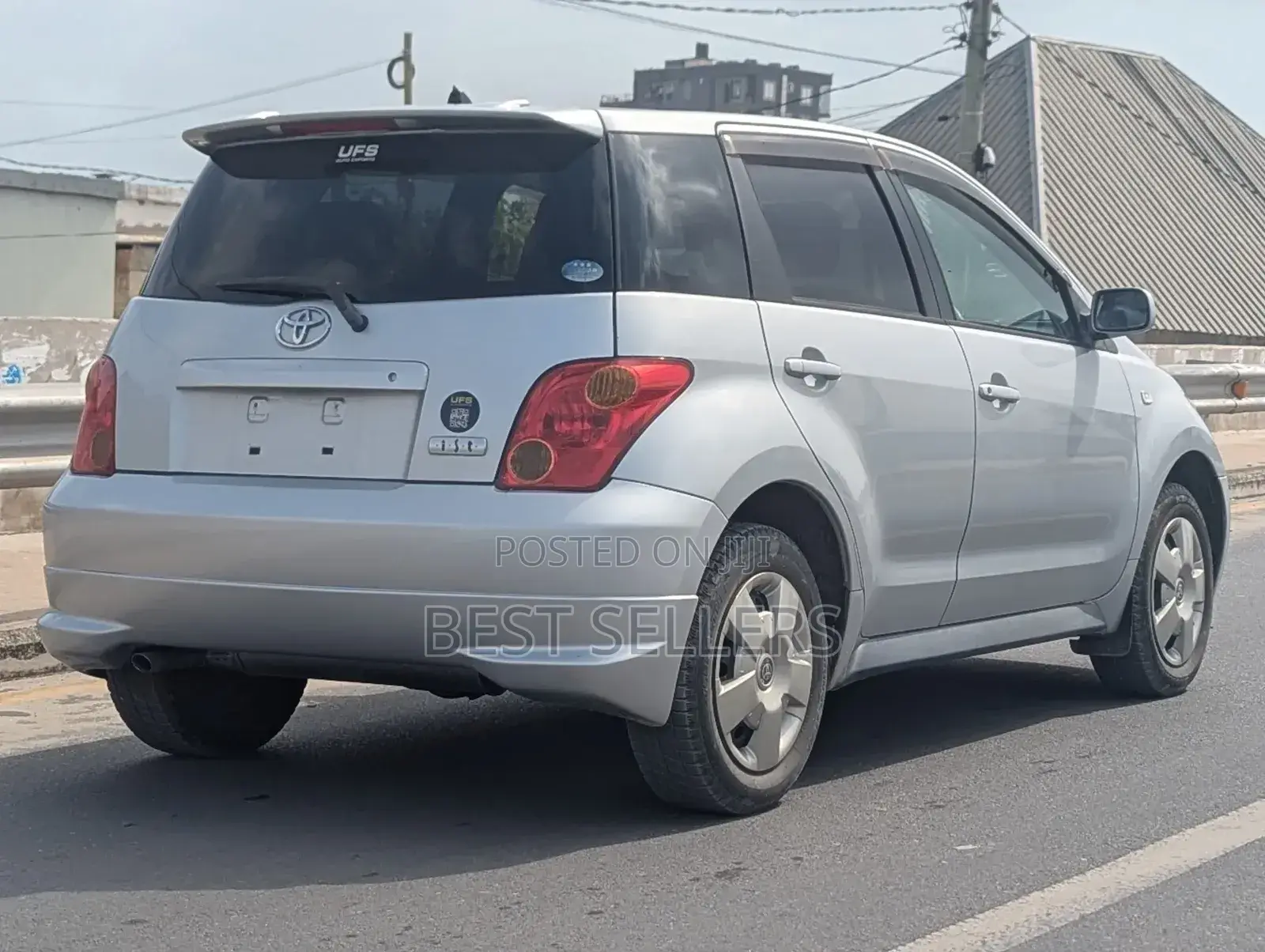 Toyota IST 2004 Silver