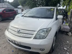 Toyota IST 2004 White