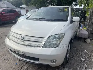 Toyota IST 2004 White