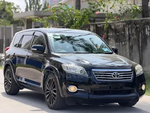 Toyota Vanguard 2011 Black