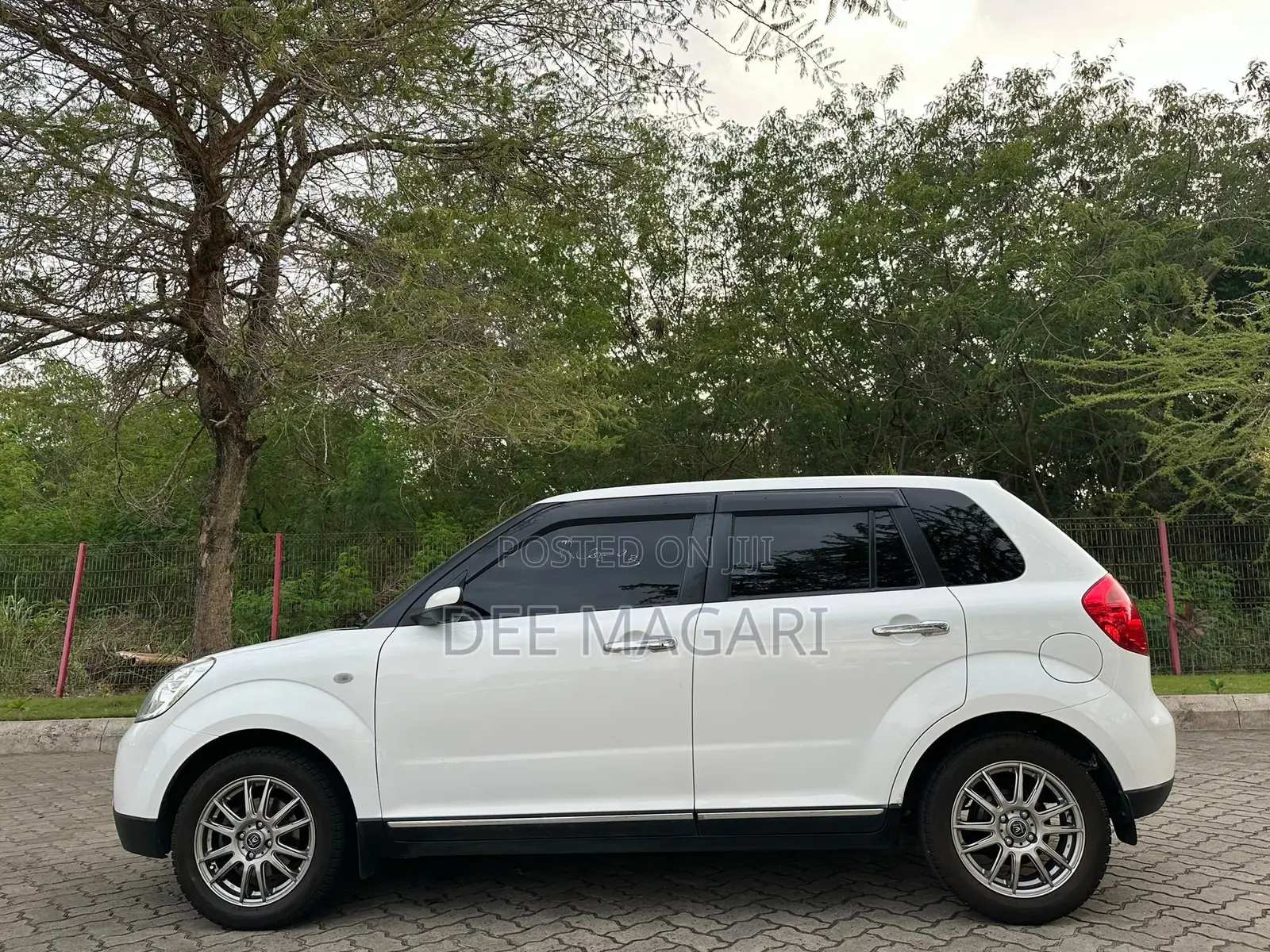 Mazda Verisa 2006 White