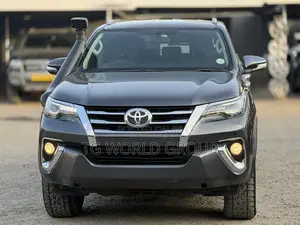 Toyota Fortuner 2.8 D AWD 2018 Gray