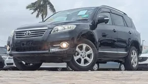 Toyota Vanguard 2013 Black