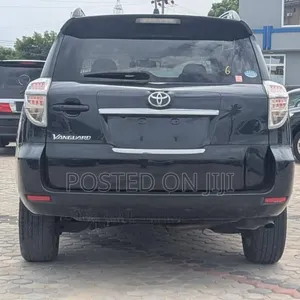 Toyota Vanguard 2013 Black