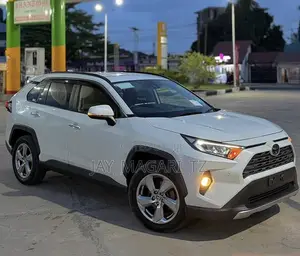 Toyota RAV4 2020 White