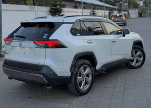 Toyota RAV4 2020 White
