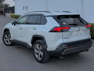 Toyota RAV4 2020 White