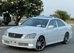 Toyota Crown Royale 2005 White