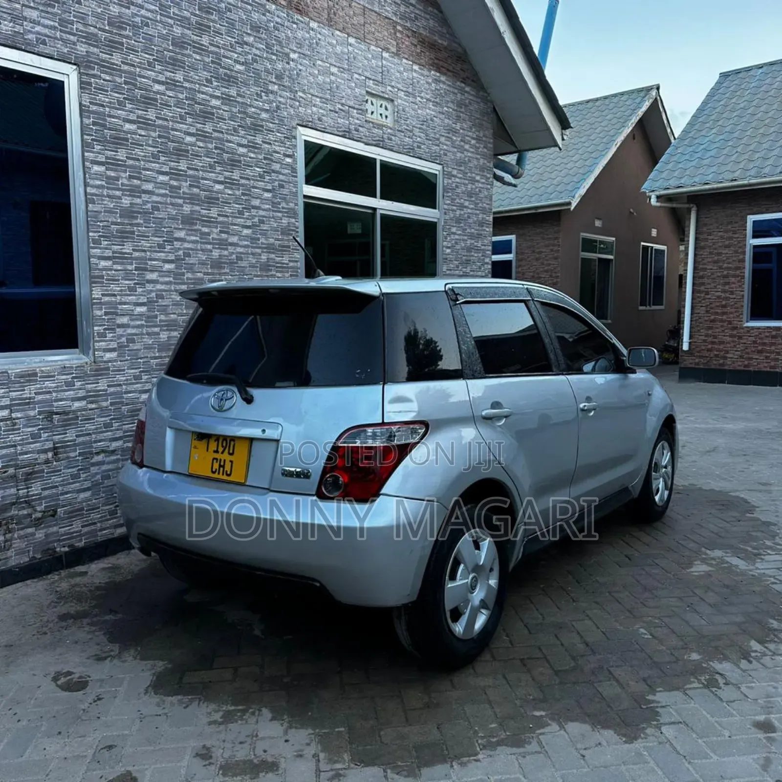 Toyota IST 2004 Silver