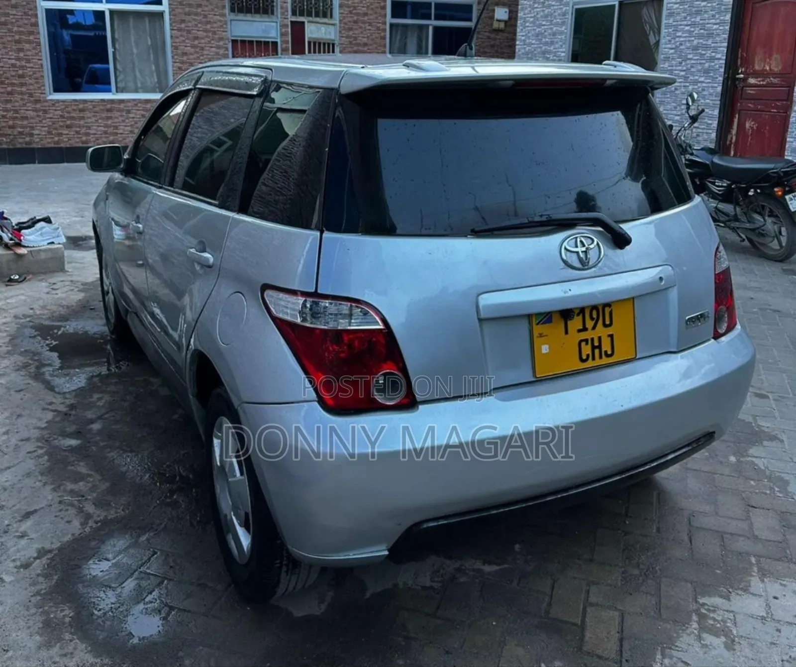 Toyota IST 2004 Silver