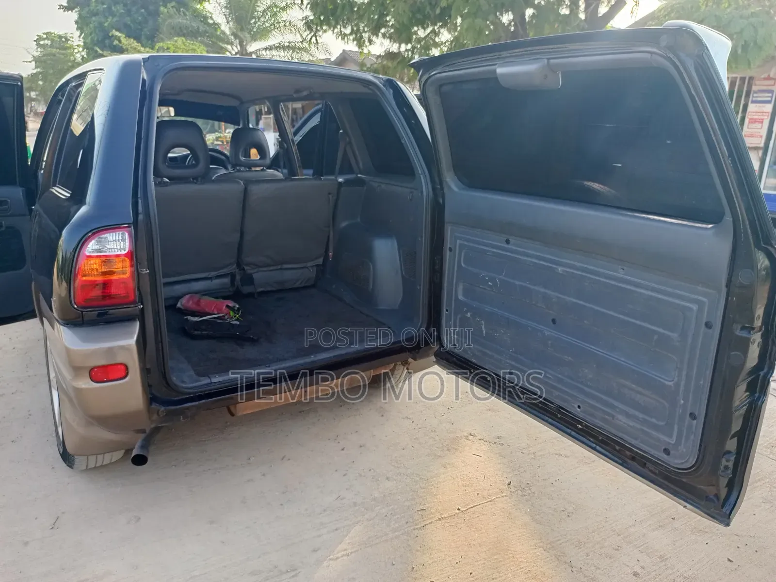 Toyota RAV4 1999 Black