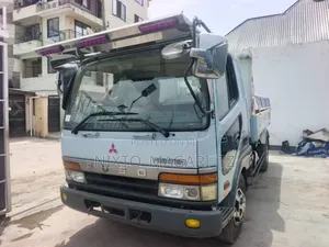 Mitsubishi Fuso 1998 Blue