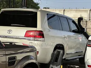 Toyota Land Cruiser 2020 White