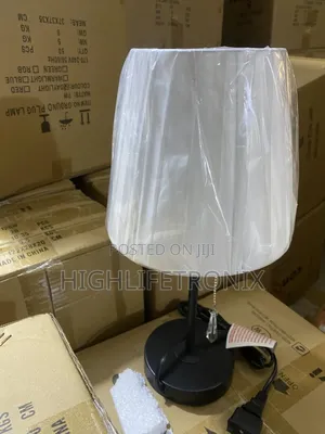 Table Lamp Ya Kisasa – Mwanga Laini Wa Kifahari Kwa Ndani