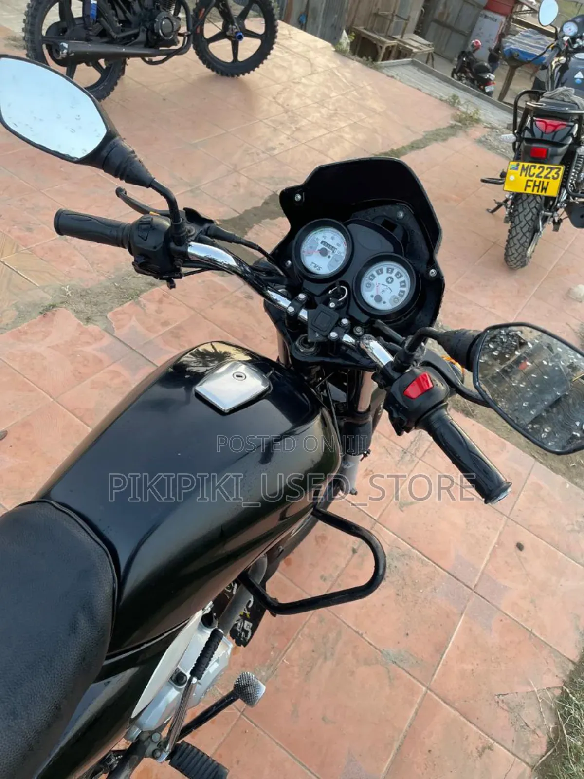 TVS HLX 125 2024 Black