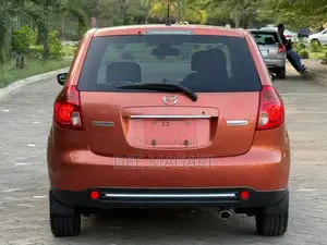 Mazda Verisa 2009 Orange