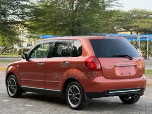 Mazda Verisa 2009 Orange