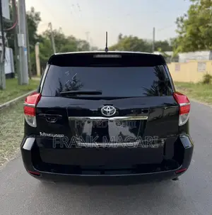 Toyota Vanguard 2012 Black