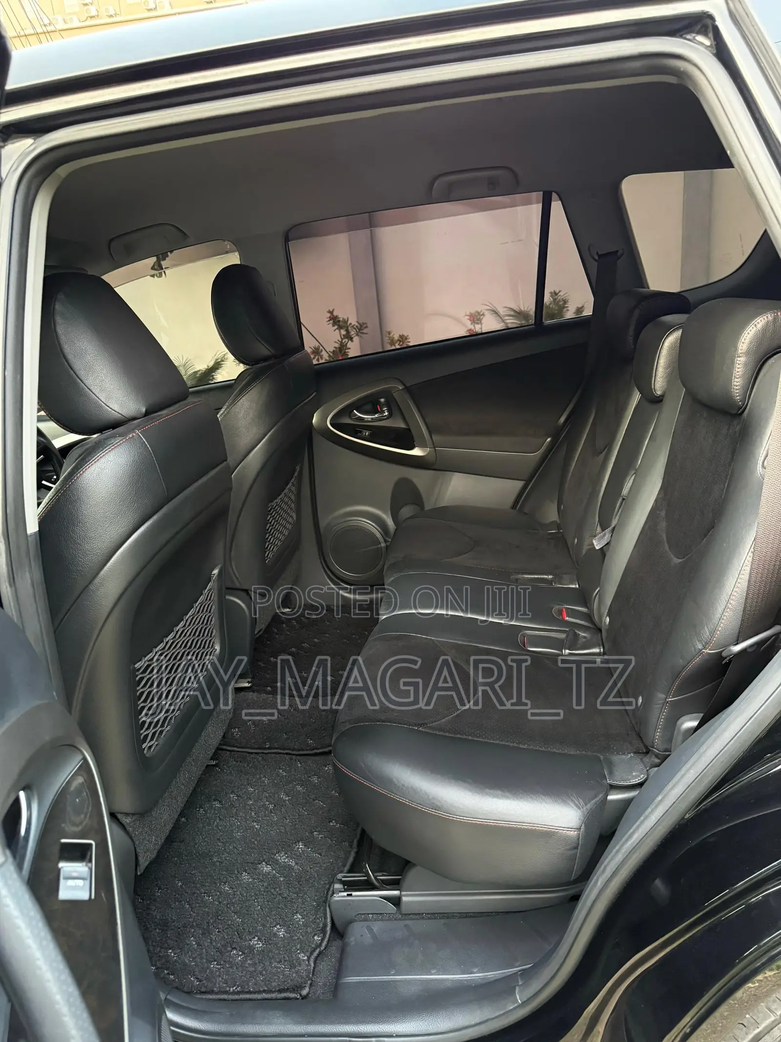 Toyota Vanguard 2012 Black