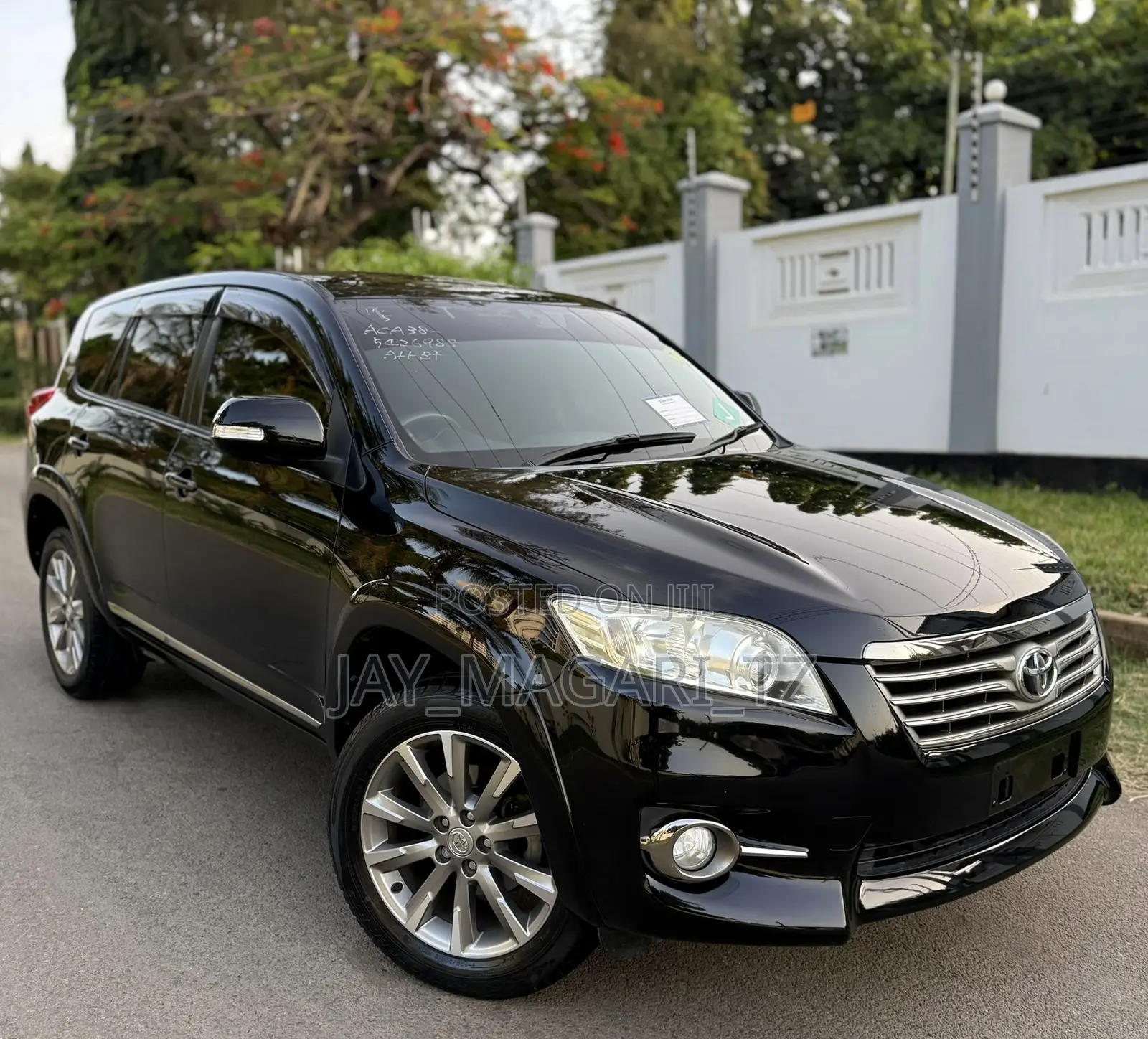Toyota Vanguard 2012 Black