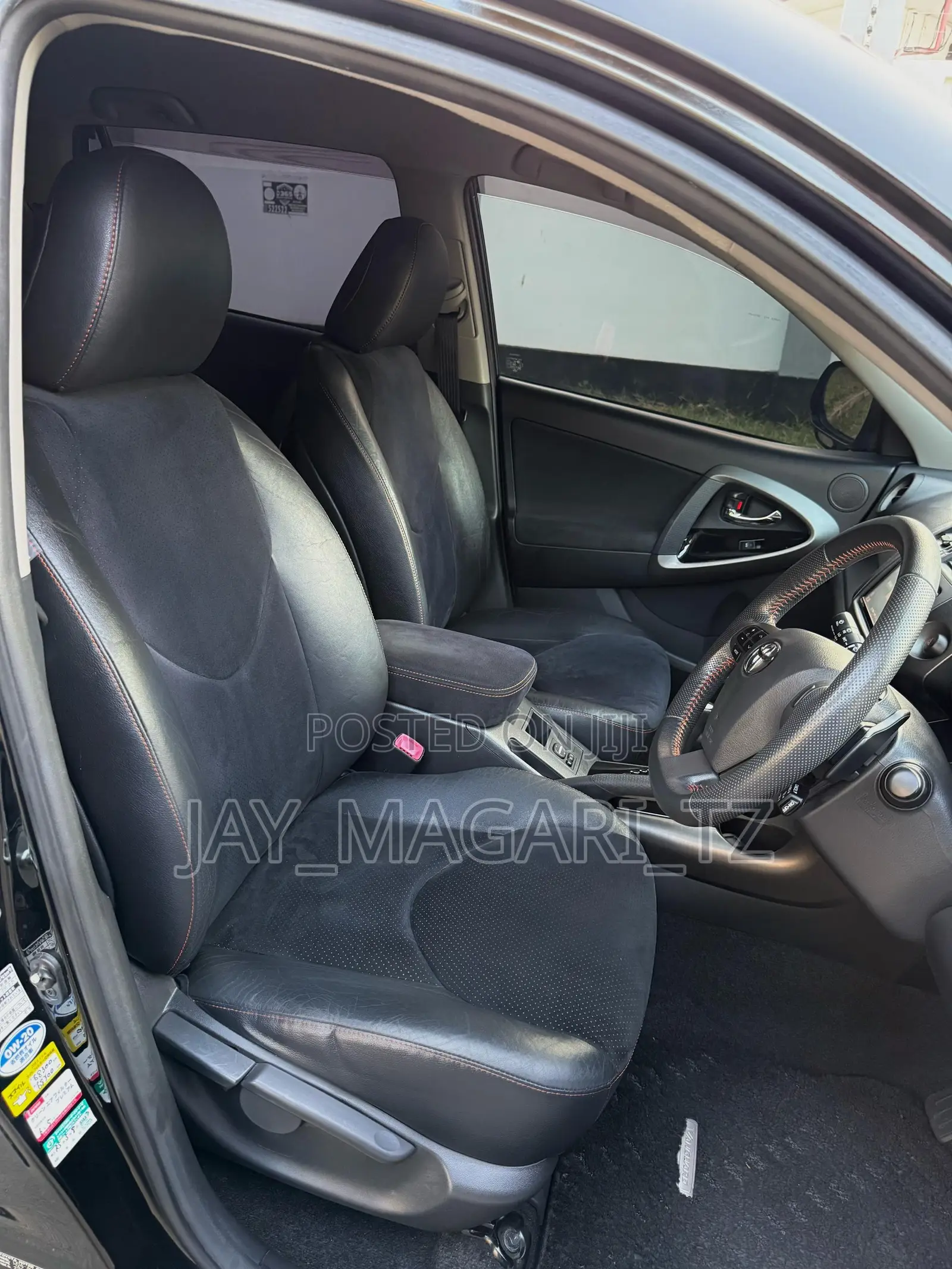 Toyota Vanguard 2012 Black