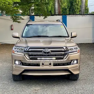 Toyota Land Cruiser 4.6 V8 AX G Selection 2018 Gold