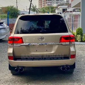 Toyota Land Cruiser 4.6 V8 AX G Selection 2018 Gold