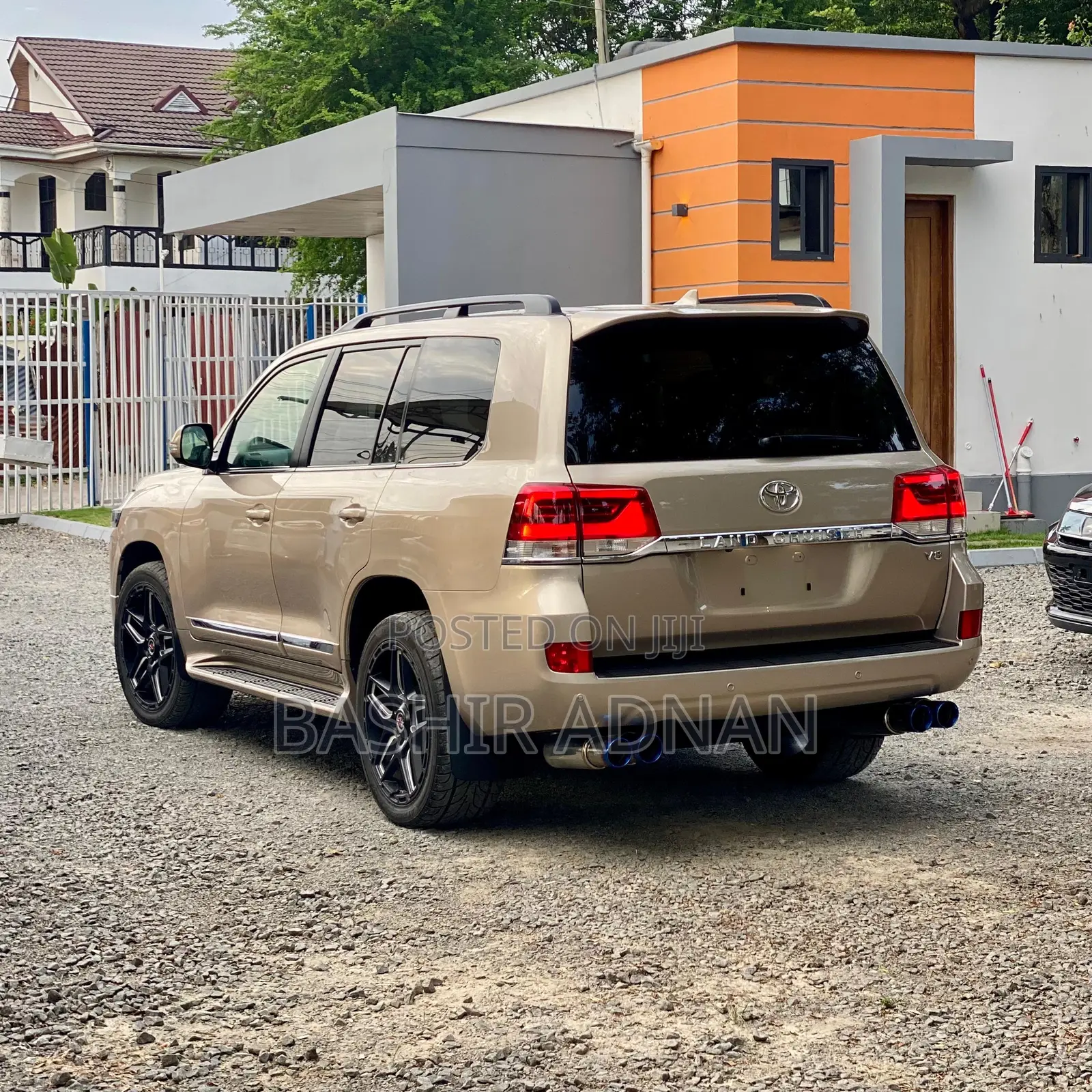 Toyota Land Cruiser 4.6 V8 AX G Selection 2018 Gold