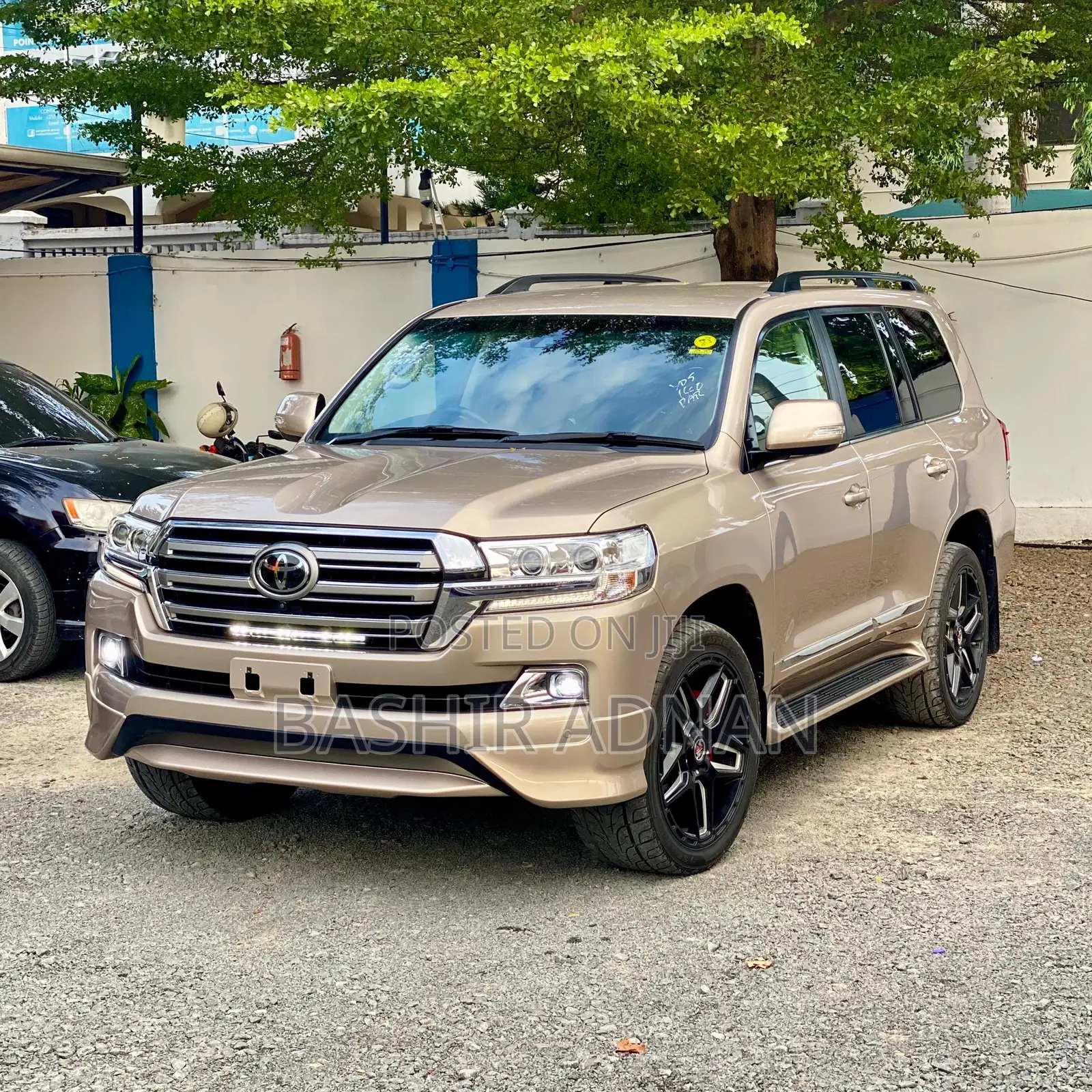 Toyota Land Cruiser 4.6 V8 AX G Selection 2018 Gold