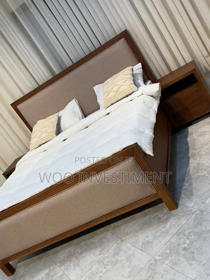 Vitanda Vipya Vya Mbao Classic Sana Vinapatikana Size 5/6 Na 6/6