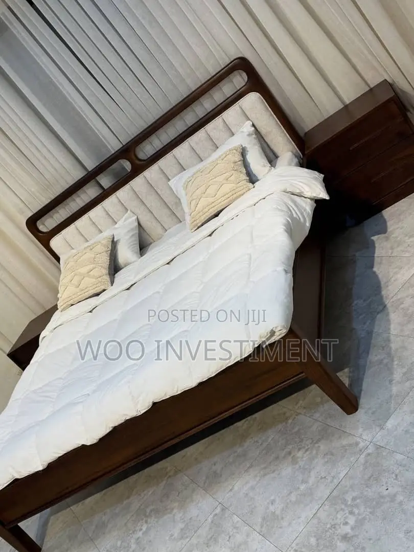 Vitanda Vipya Vya Mbao Classic Sana Vinapatikana Size 5/6 Na 6/6