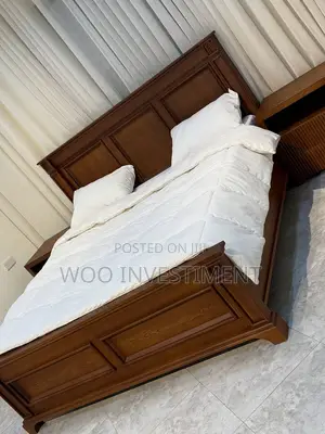 Vitanda Vipya Vya Mbao Classic Sana Vinapatikana Size 5/6 Na 6/6