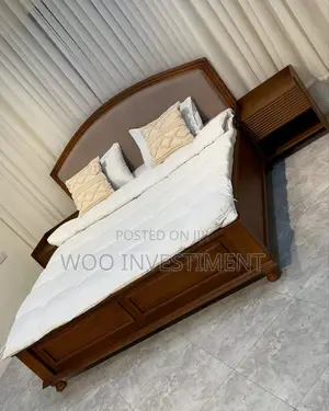 Vitanda Vipya Vya Mbao Classic Sana Vinapatikana Size 5/6 Na 6/6
