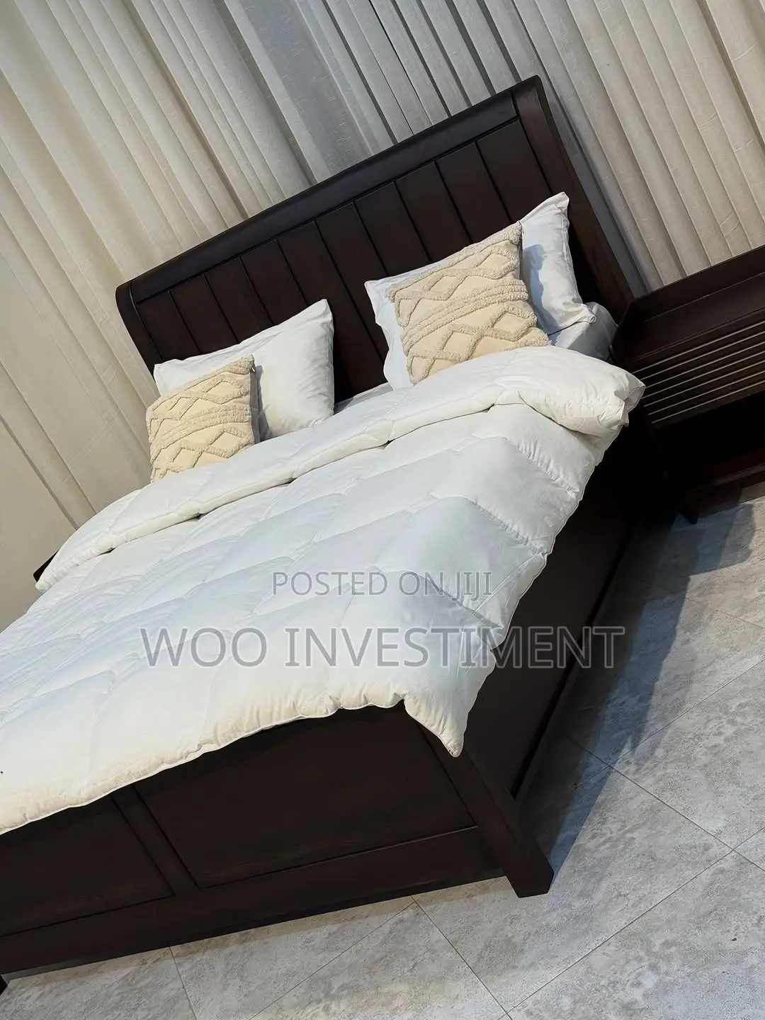 Vitanda Vipya Vya Mbao Classic Sana Vinapatikana Size 5/6 Na 6/6