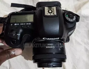 Canon 5d Mark Iii Lens 50mm STM F1.8 Used Only 6 Weeks